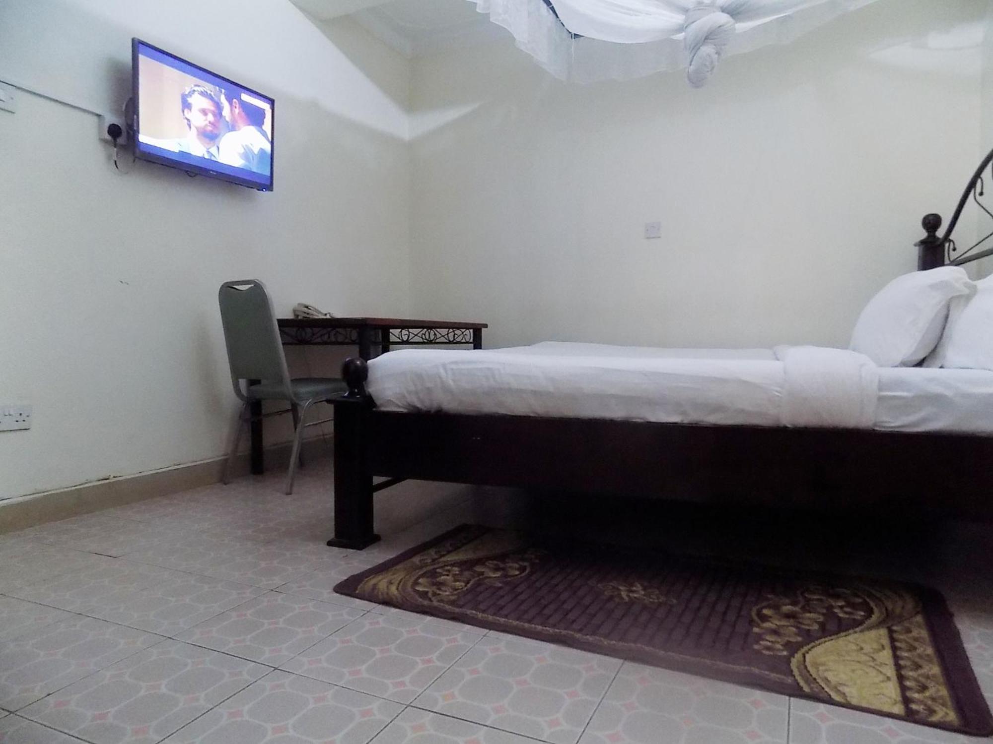 G-One Hotel Καμπάλα Εξωτερικό φωτογραφία