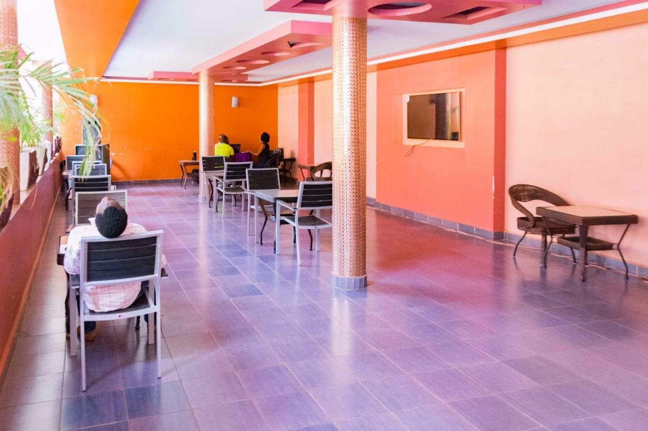 G-One Hotel Καμπάλα Εξωτερικό φωτογραφία