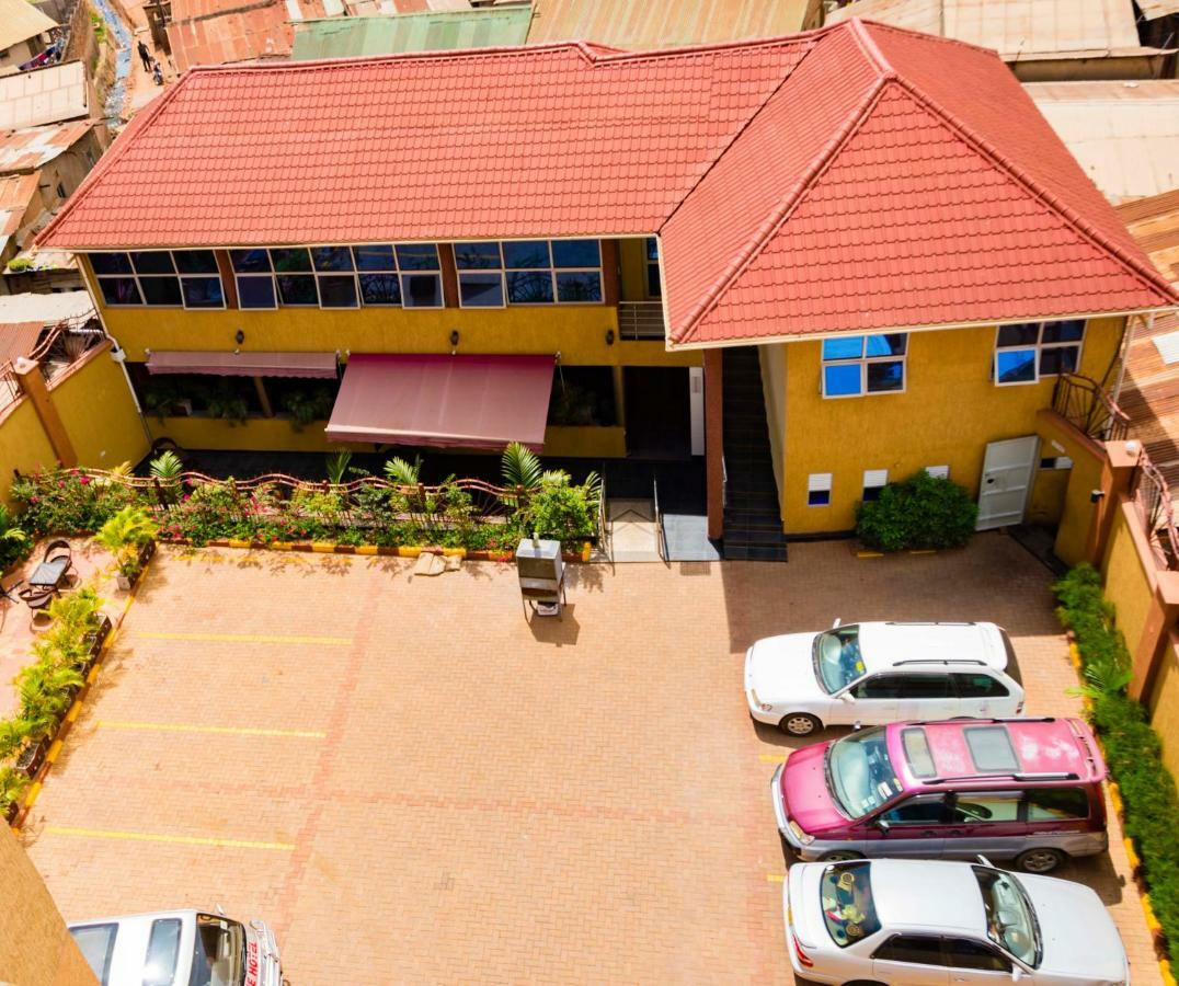 G-One Hotel Καμπάλα Εξωτερικό φωτογραφία