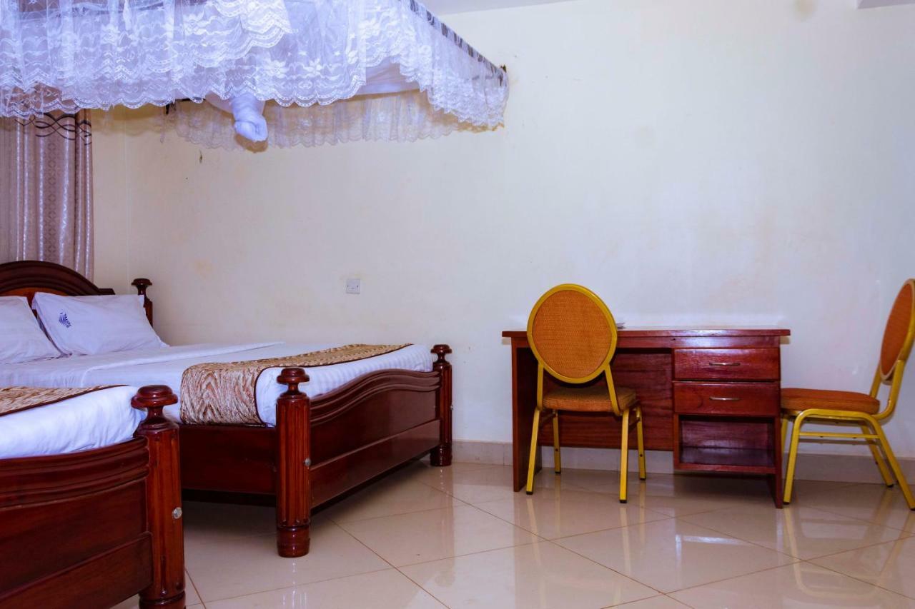 G-One Hotel Καμπάλα Εξωτερικό φωτογραφία
